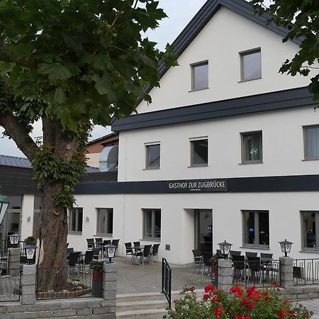 Gasthof Schiefer Zur Zugbruecke Kreuzen  エクステリア 写真