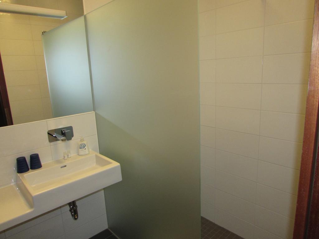 Gasthof Schiefer Zur Zugbruecke Kreuzen  部屋 写真