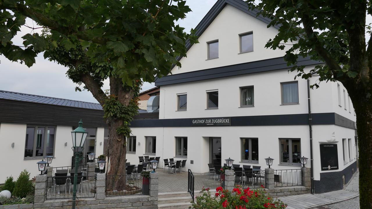 Gasthof Schiefer Zur Zugbruecke Kreuzen  エクステリア 写真